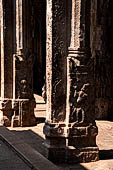 The great Chola temples of Tamil Nadu - The Sri Ranganatha Temple of Srirangam. The mandapa at the entrance of the temple (southern branch of the fourth courtyard). 